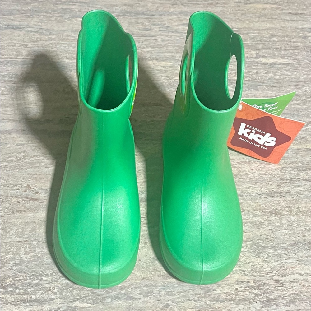 NWT Okabashi Kids Kendall grass green rubber boots